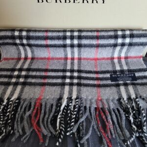 Burberry London 100% Cashmere Scarf - Nova Check - Made in England